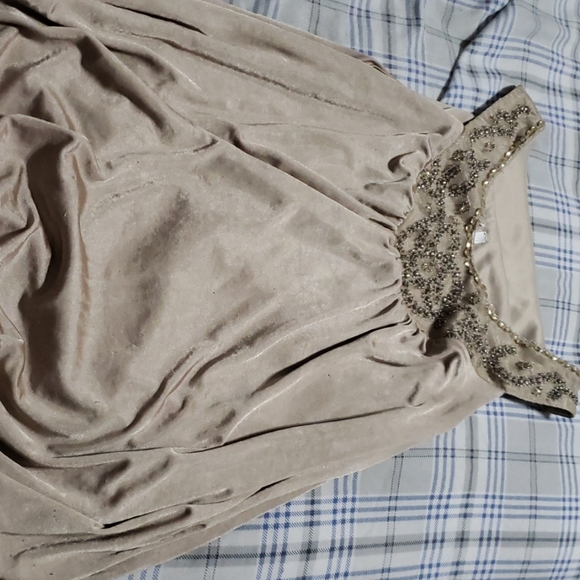 Top - Picture 2 of 2